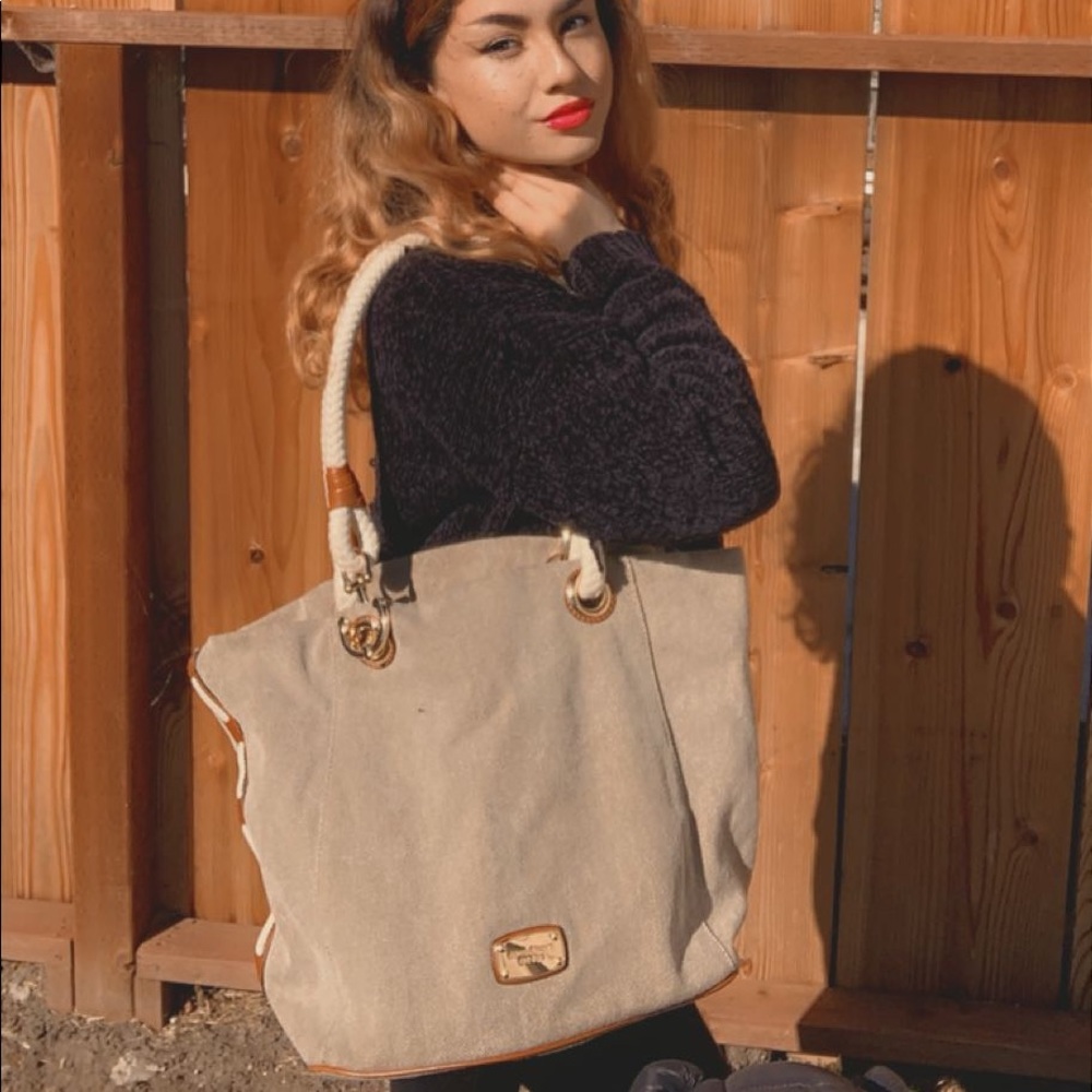 ⭐️ Michael Kors marina canvas grab bag
